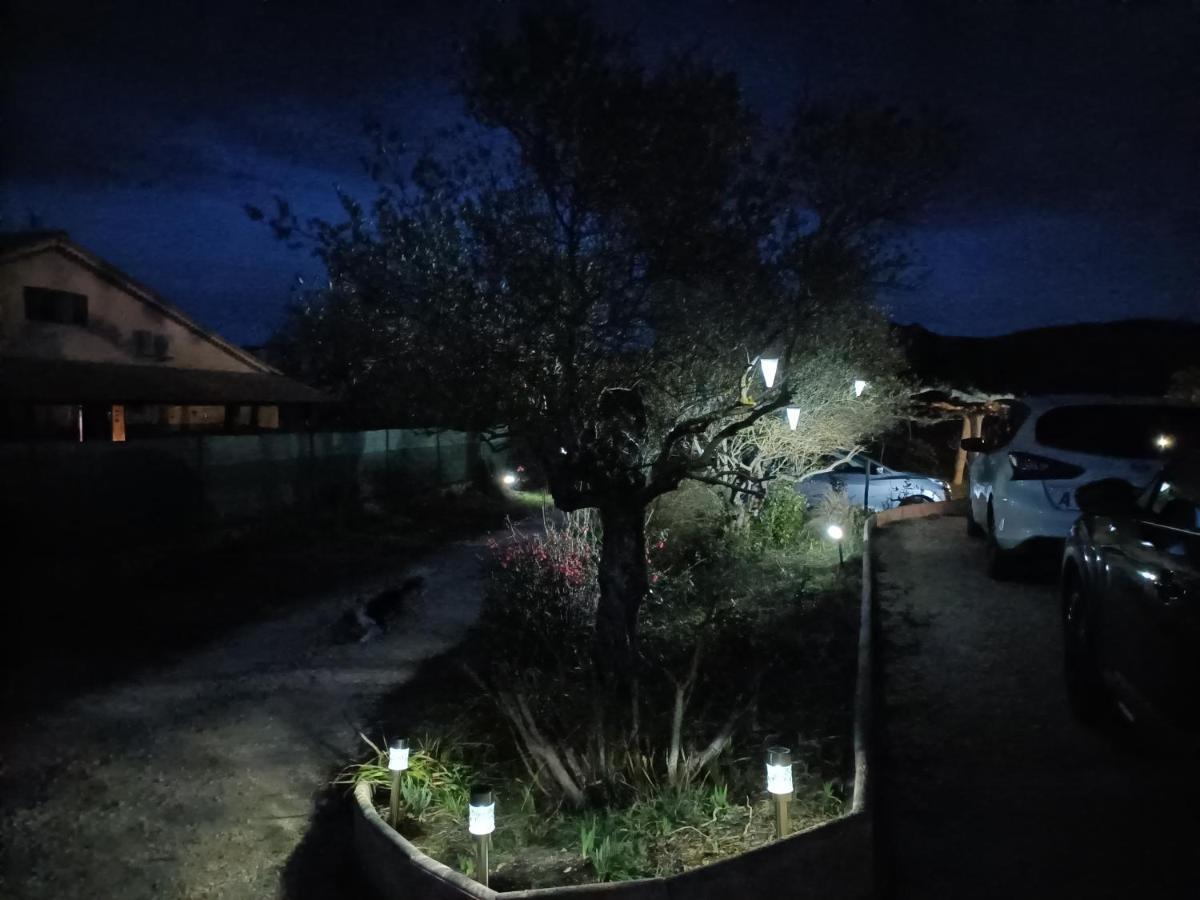 Au Beaulieu Bed & Breakfast Beaulieu  Bagian luar foto